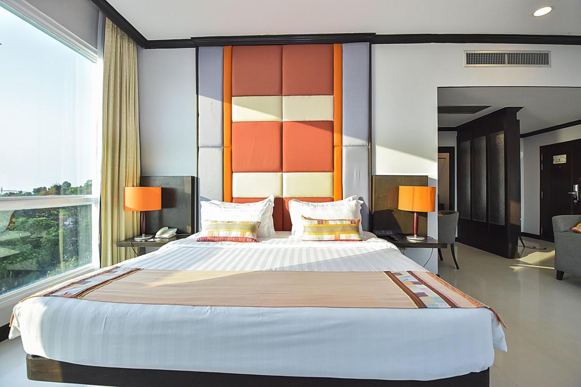 Independence Hotel Resort y Spa Sihanoukville Exterior foto