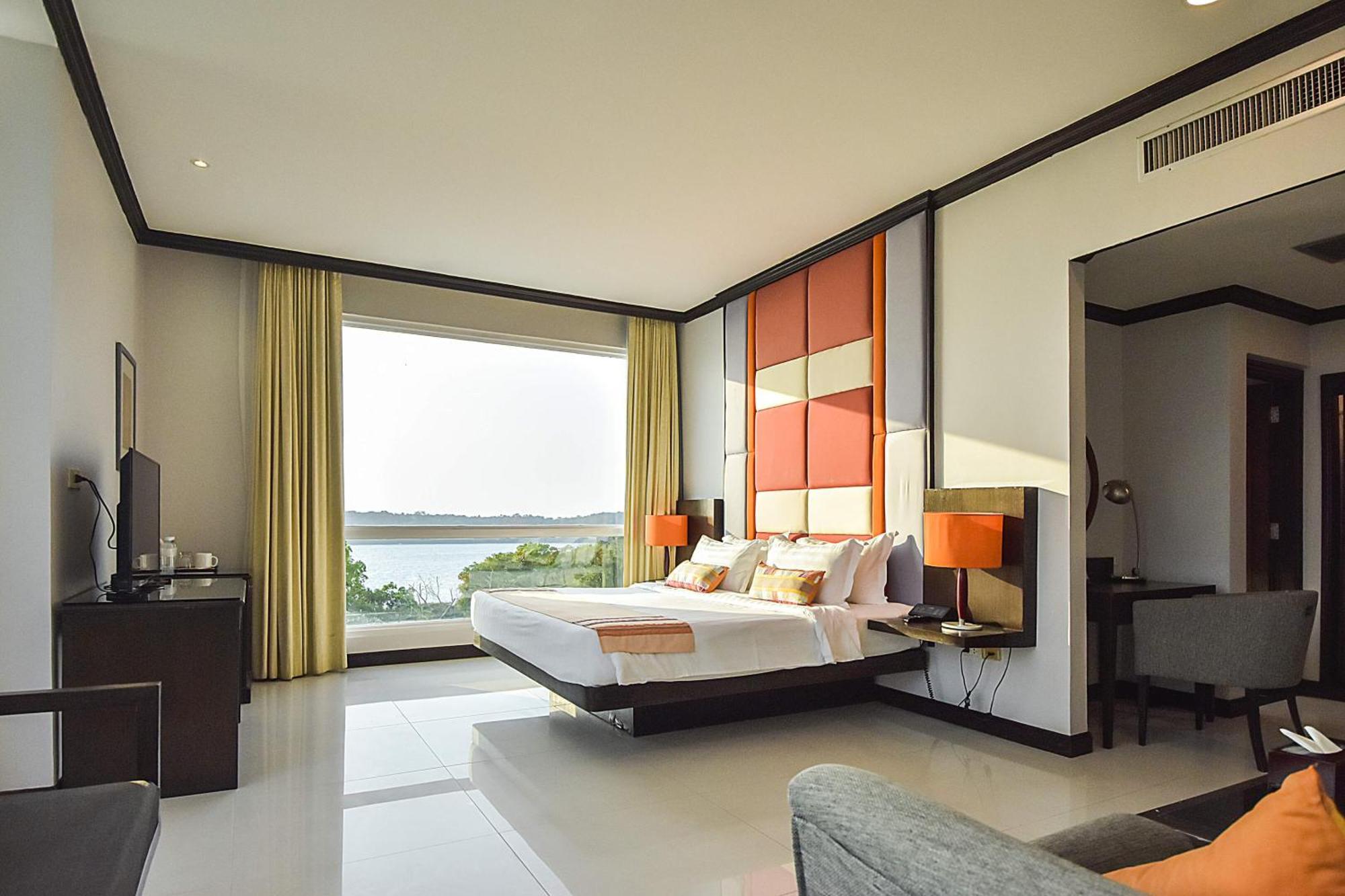 Independence Hotel Resort y Spa Sihanoukville Exterior foto